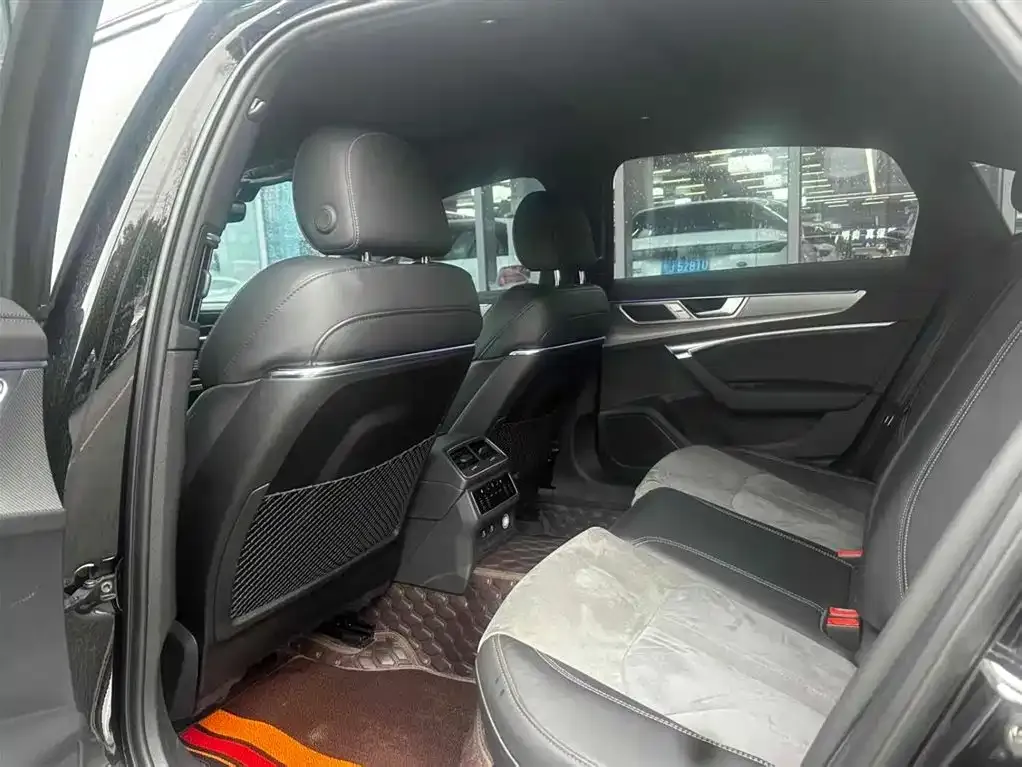 Audi A6L 2024 из CN, фото 3