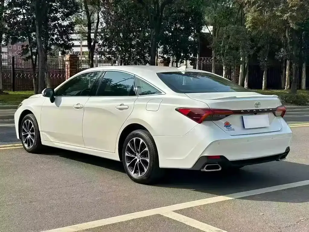 Toyota Avalon 2023 из CN, фото 4