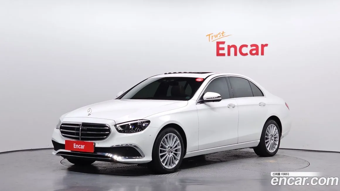 Mercedes-Benz E-Class — фото 1