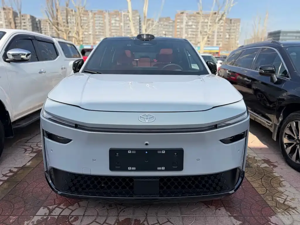 Toyota Platinum 3X 2025 из CN, фото 3