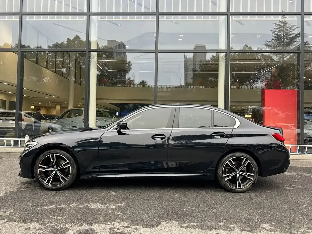 BMW 3 Series 2022 из CN, фото 10