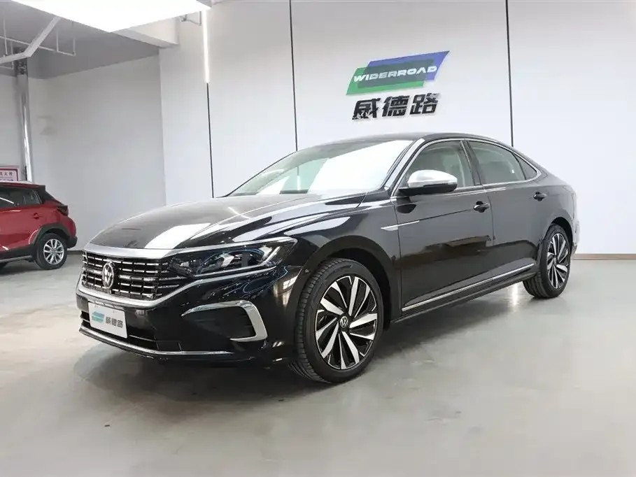 Volkswagen Passat — фото 1