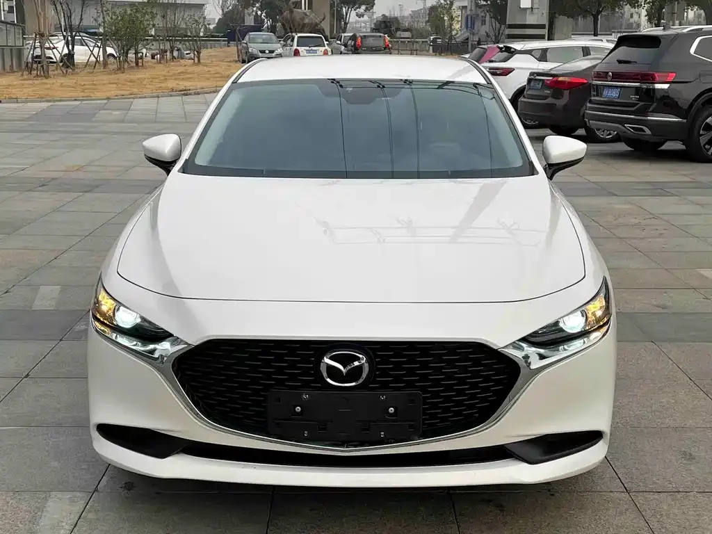 Mazda 3 Axela 2023 из CN, фото 8