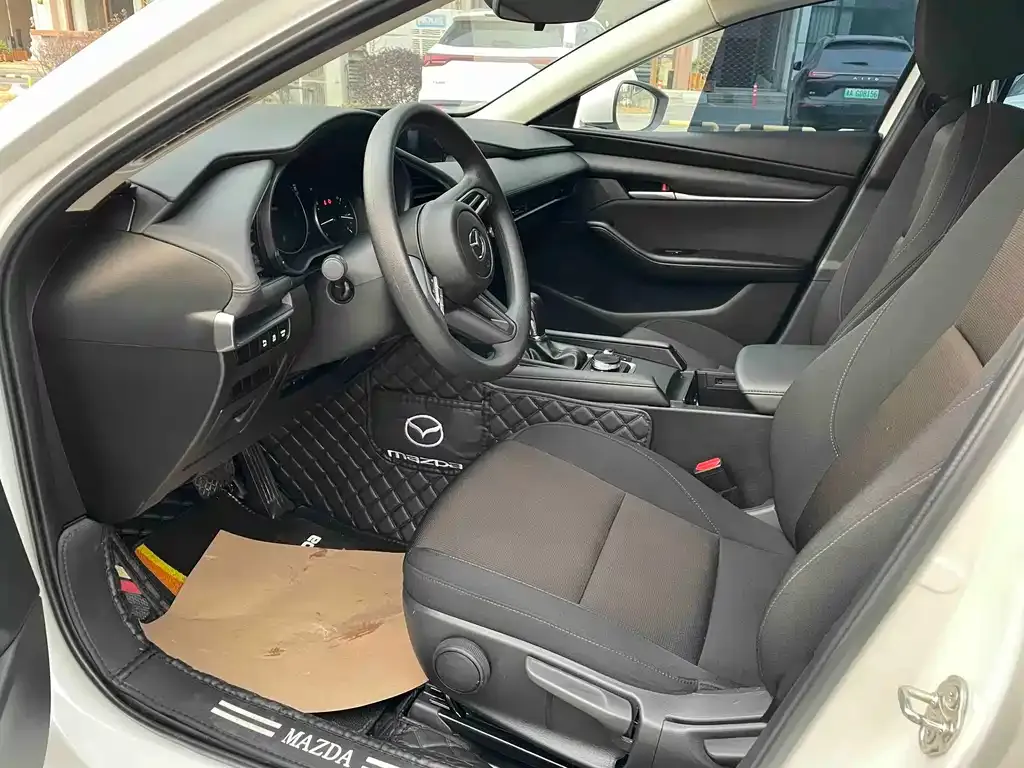 Mazda 3 Axela 2023 из CN, фото 6