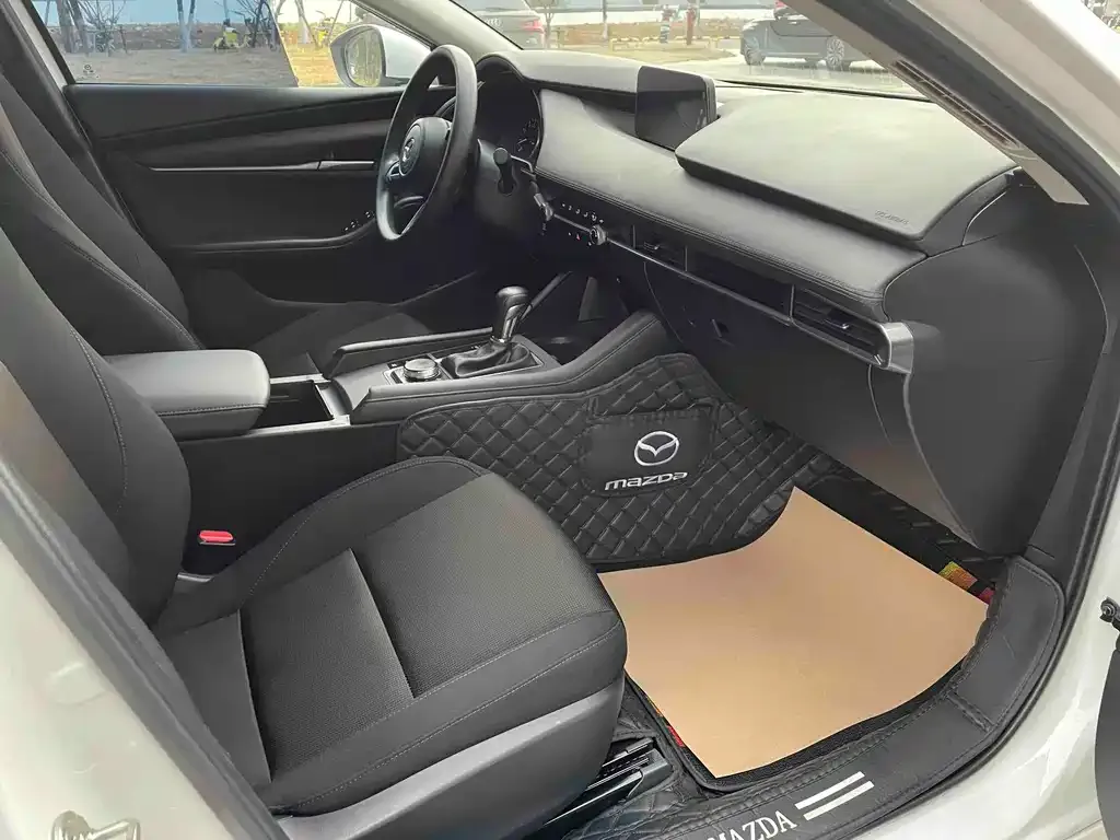 Mazda 3 Axela 2023 из CN, фото 3