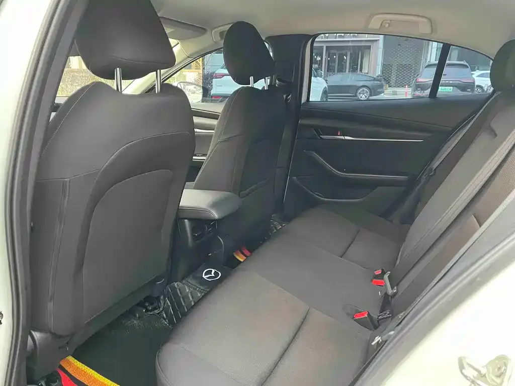 Mazda 3 Axela 2023 из CN, фото 5