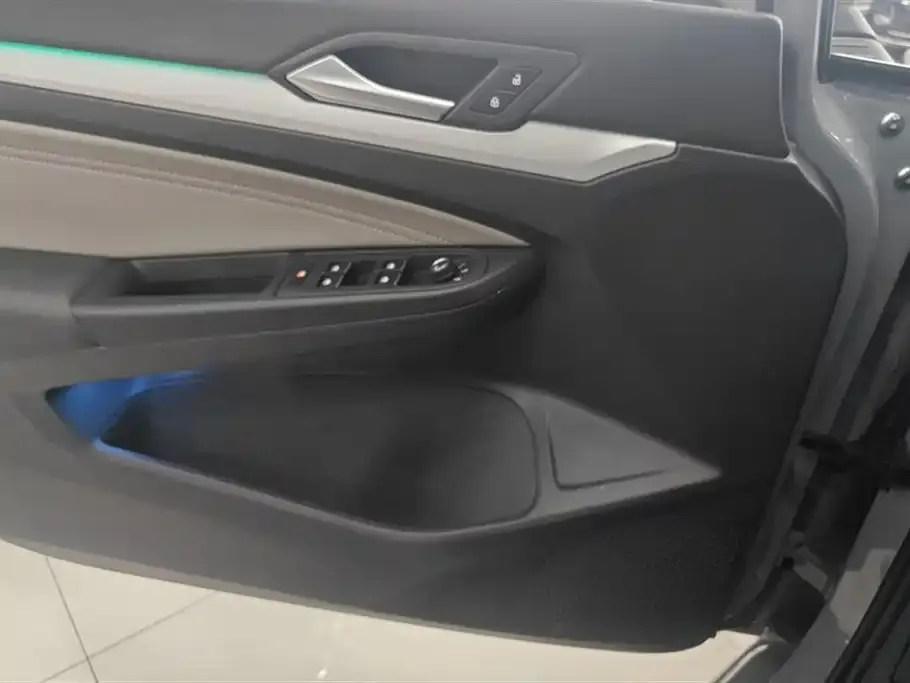 Volkswagen Golf 2022 из CN, фото 3
