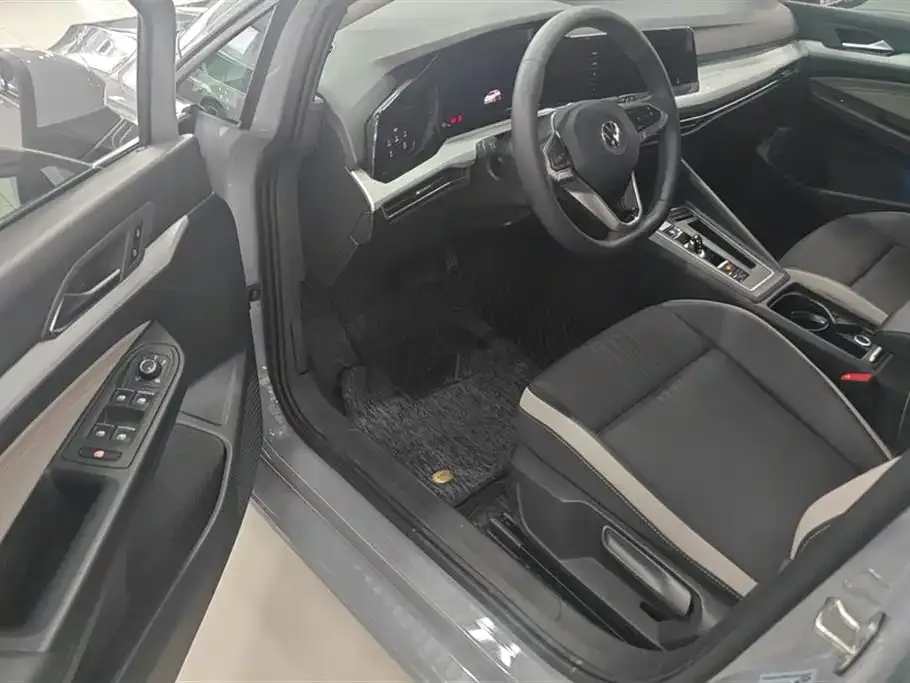 Volkswagen Golf 2022 из CN, фото 2