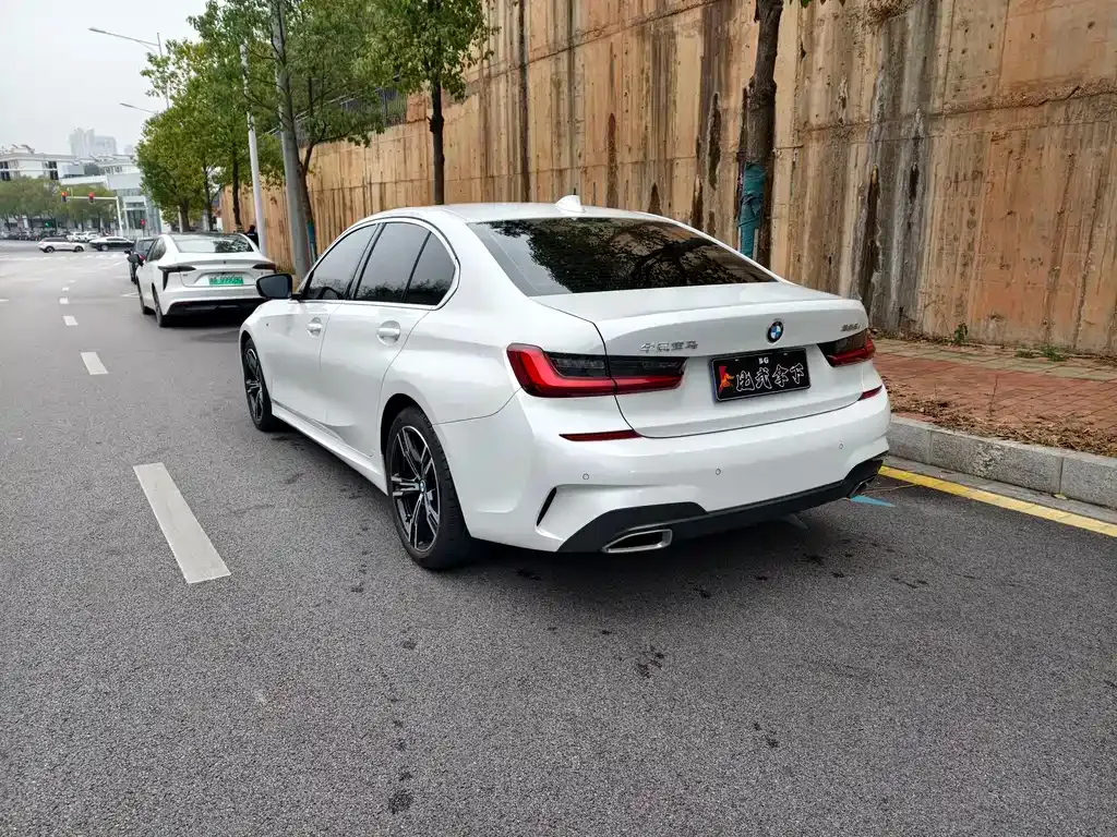 BMW 3 Series 2022 из CN, фото 2