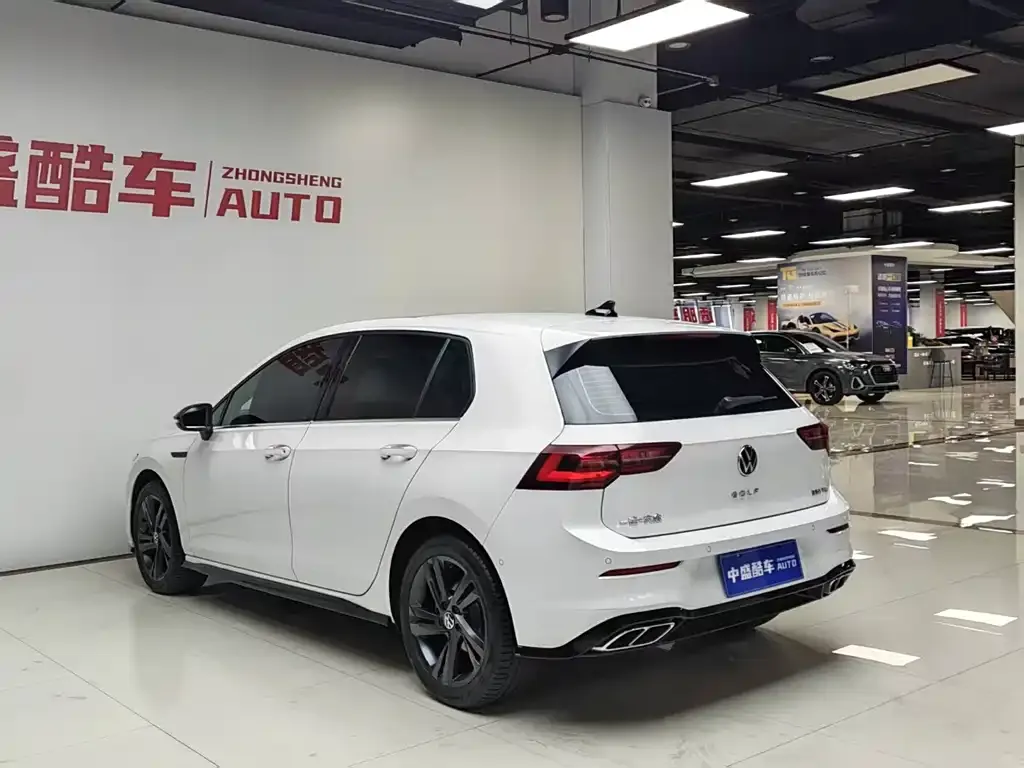 Volkswagen Golf 2024 из CN, фото 9