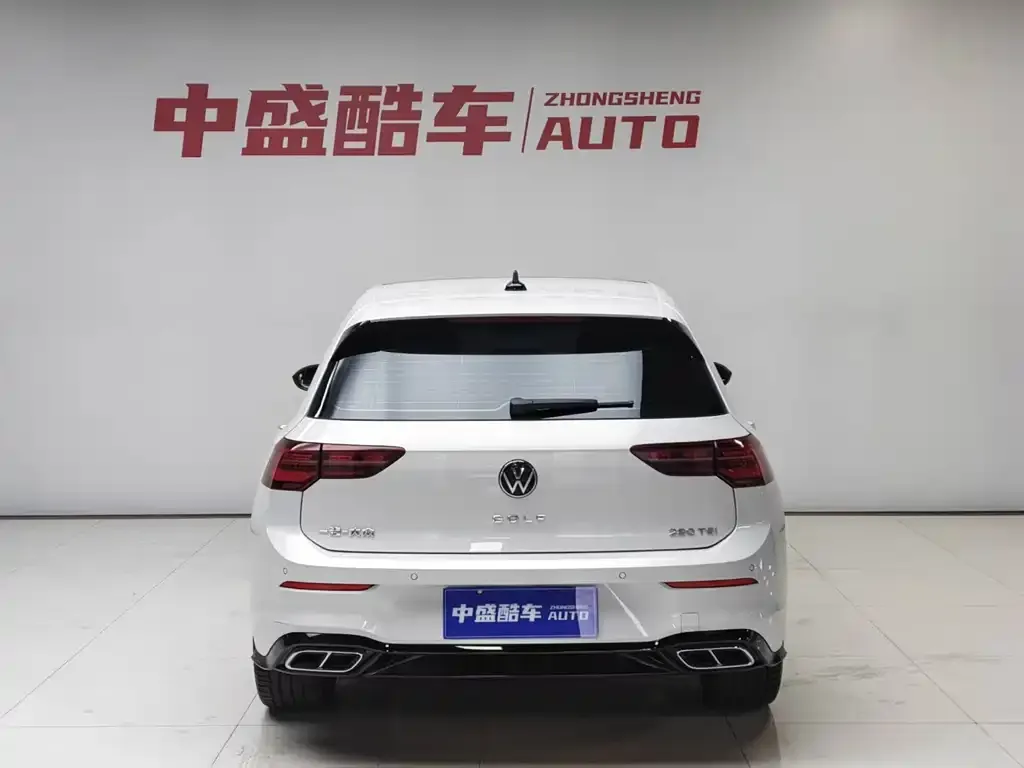 Volkswagen Golf 2024 из CN, фото 2