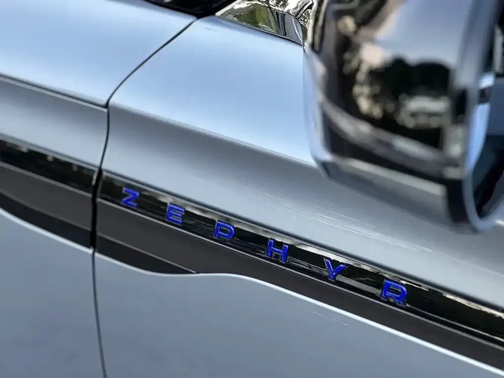 Lincoln Z 2025 из CN, фото 3