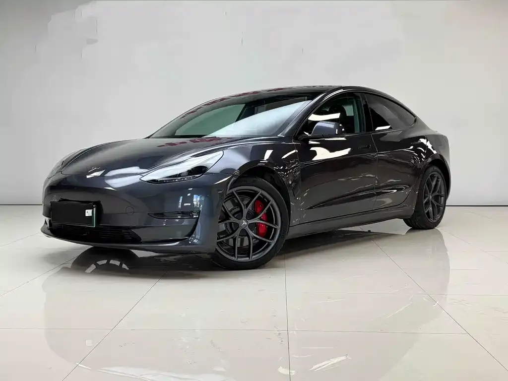 Tesla Model 3 — фото 1