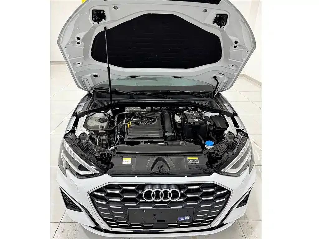 Audi A3 2023 из CN, фото 4