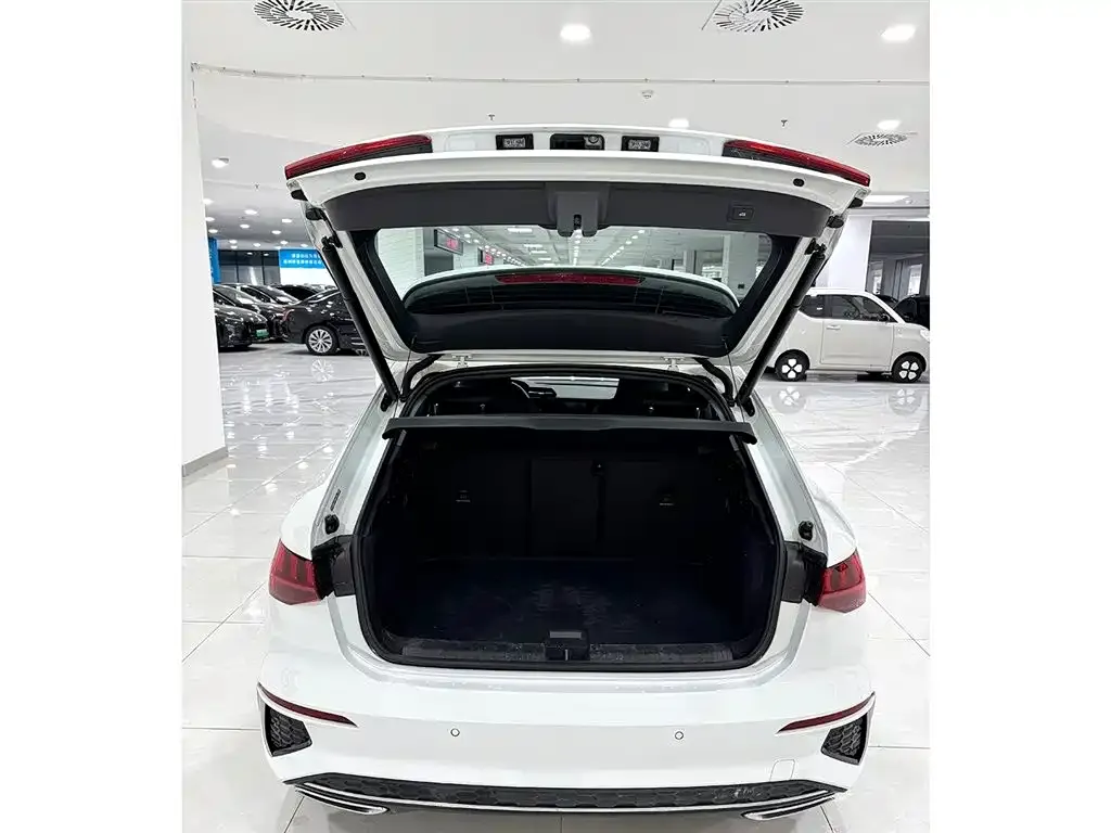 Audi A3 2023 из CN, фото 7