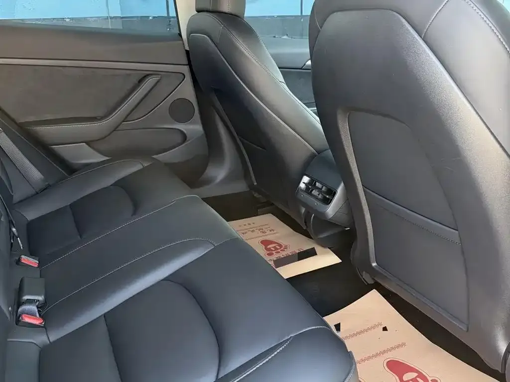 Tesla Model 3 — фото 2