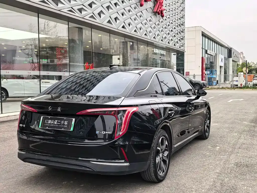Hongqi E-QM5 — фото 9
