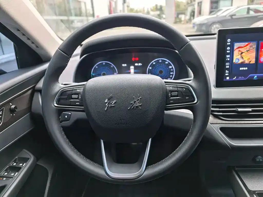 Hongqi E-QM5 — фото 6