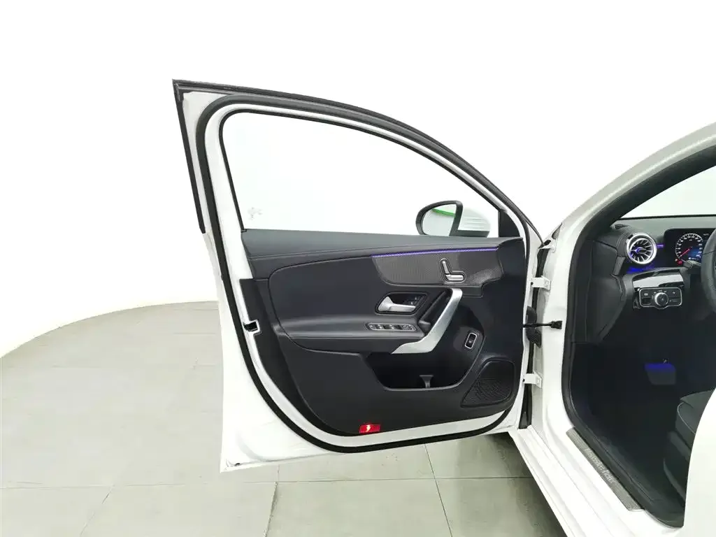Mercedes-Benz A-Class 2022 из CN, фото 4