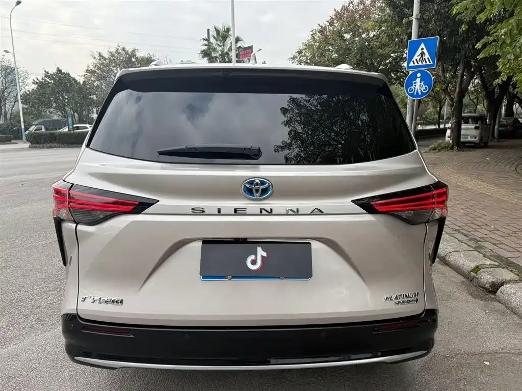 Toyota Sienna 2022 из CN, фото 6