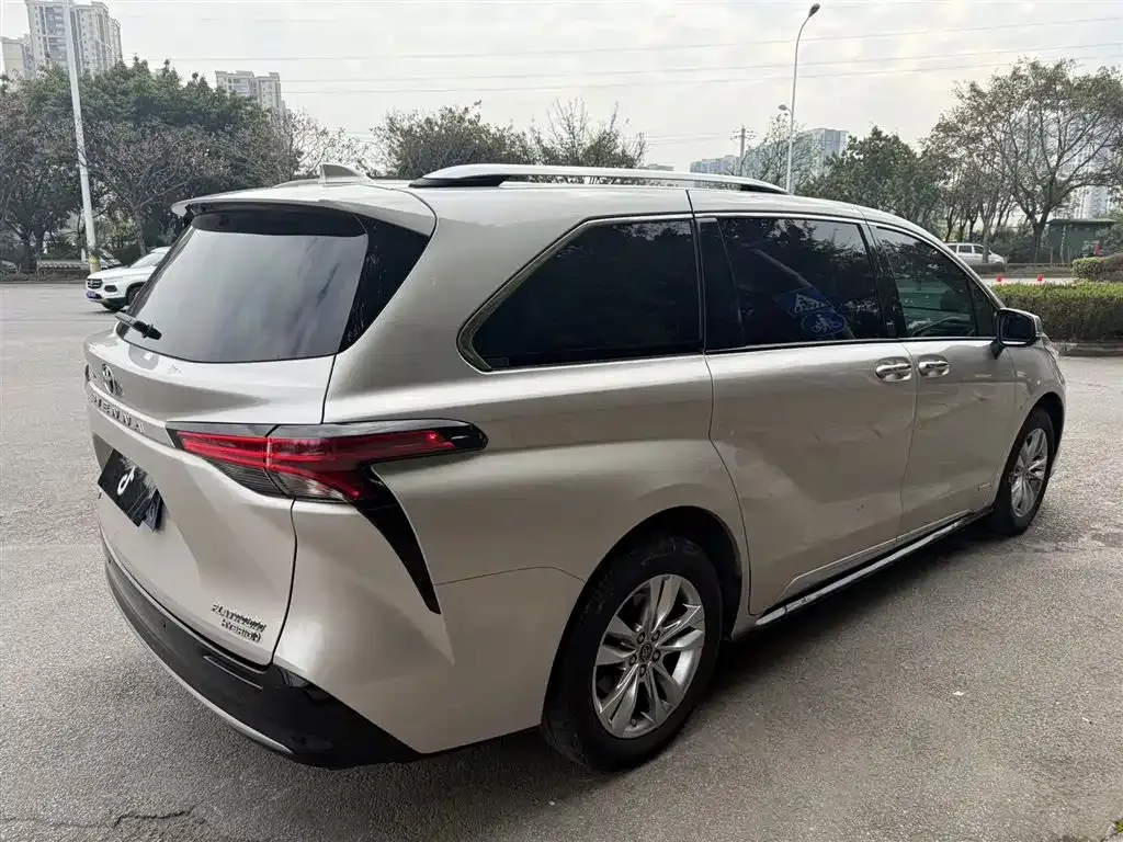 Toyota Sienna 2022 из CN, фото 9