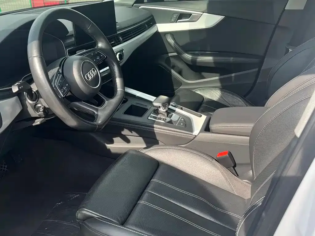Audi A4L 2022 из CN, фото 10