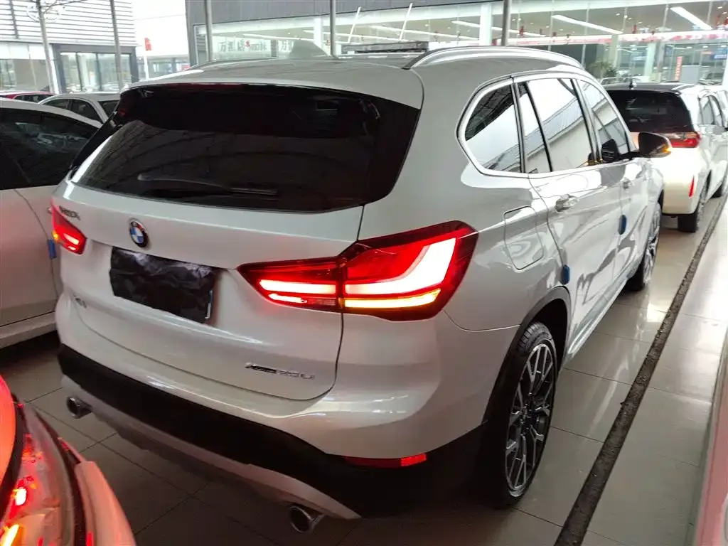 BMW X1 2021 из CN, фото 8