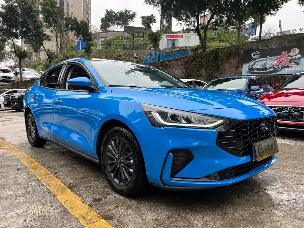 Ford Focus 2023 из CN, фото 5