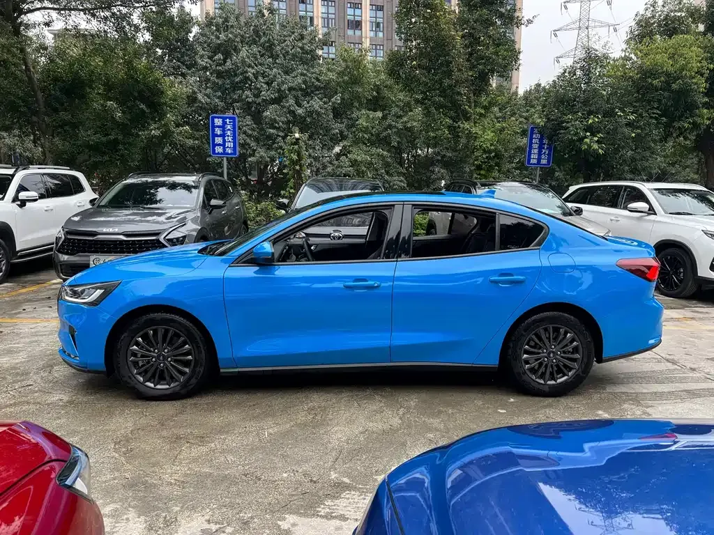 Ford Focus 2023 из CN, фото 6