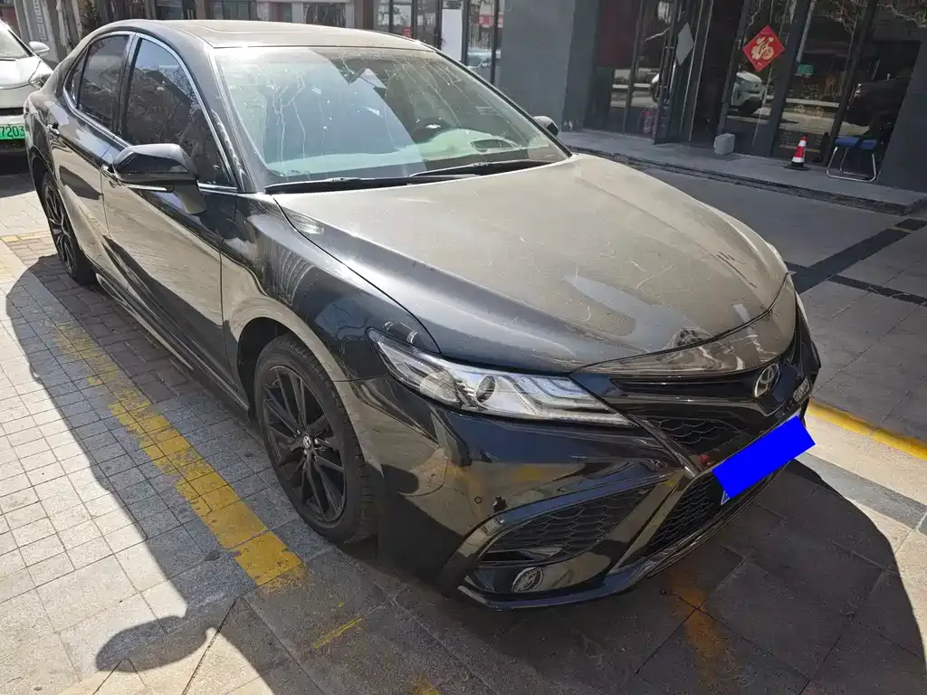 Toyota Camry — фото 5