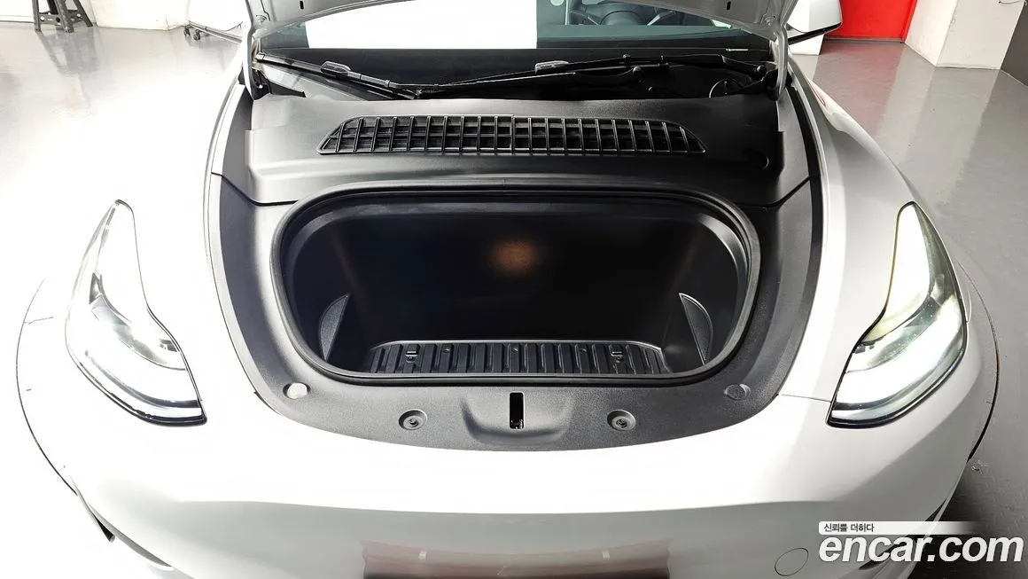Tesla Model Y 2024 из KR, фото 2