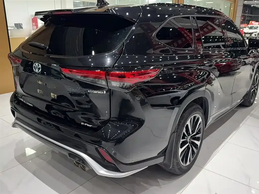 Toyota Crown Kluger 2021 из CN, фото 9