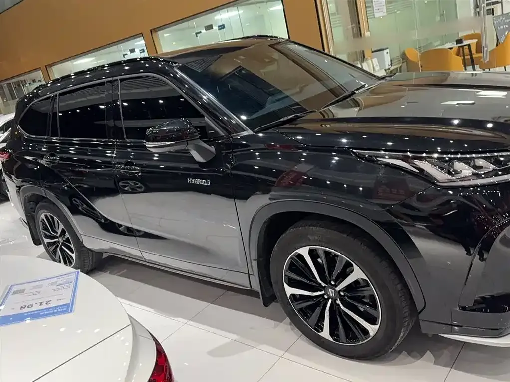 Toyota Crown Kluger 2021 из CN, фото 8