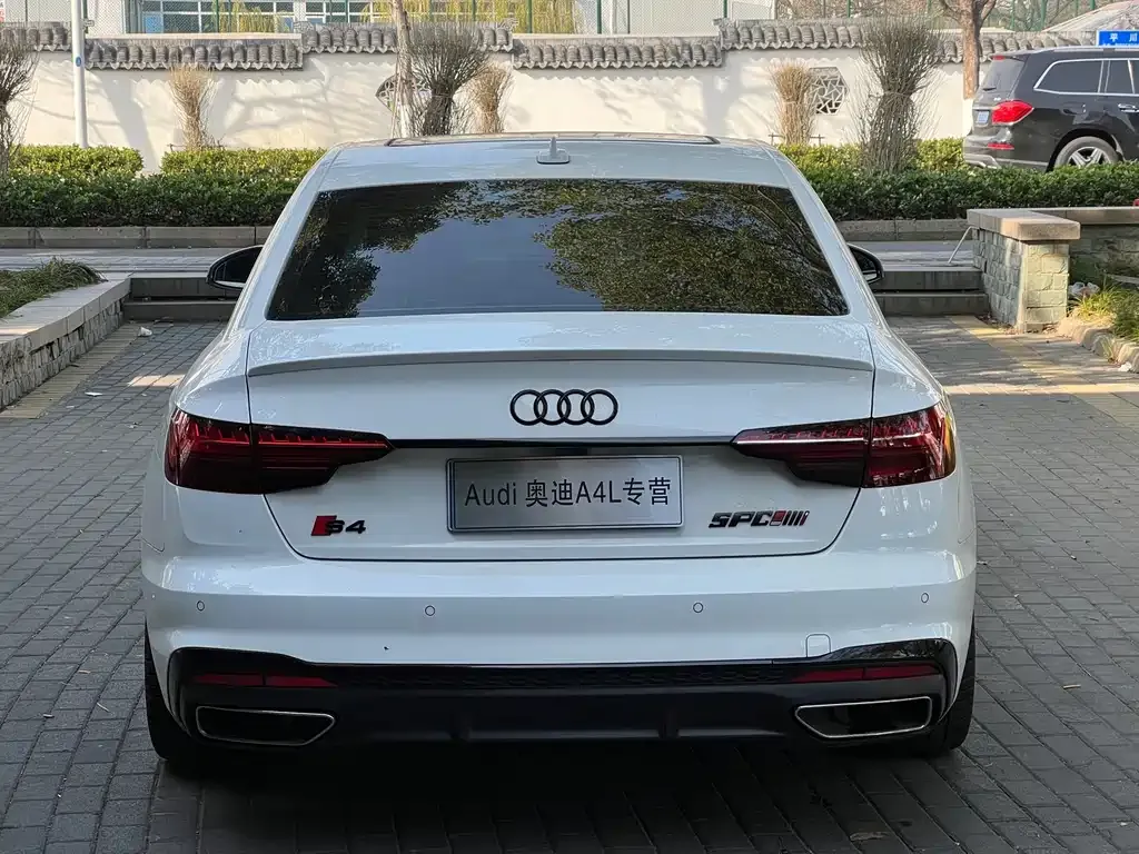 Audi A4L 2023 из CN, фото 3