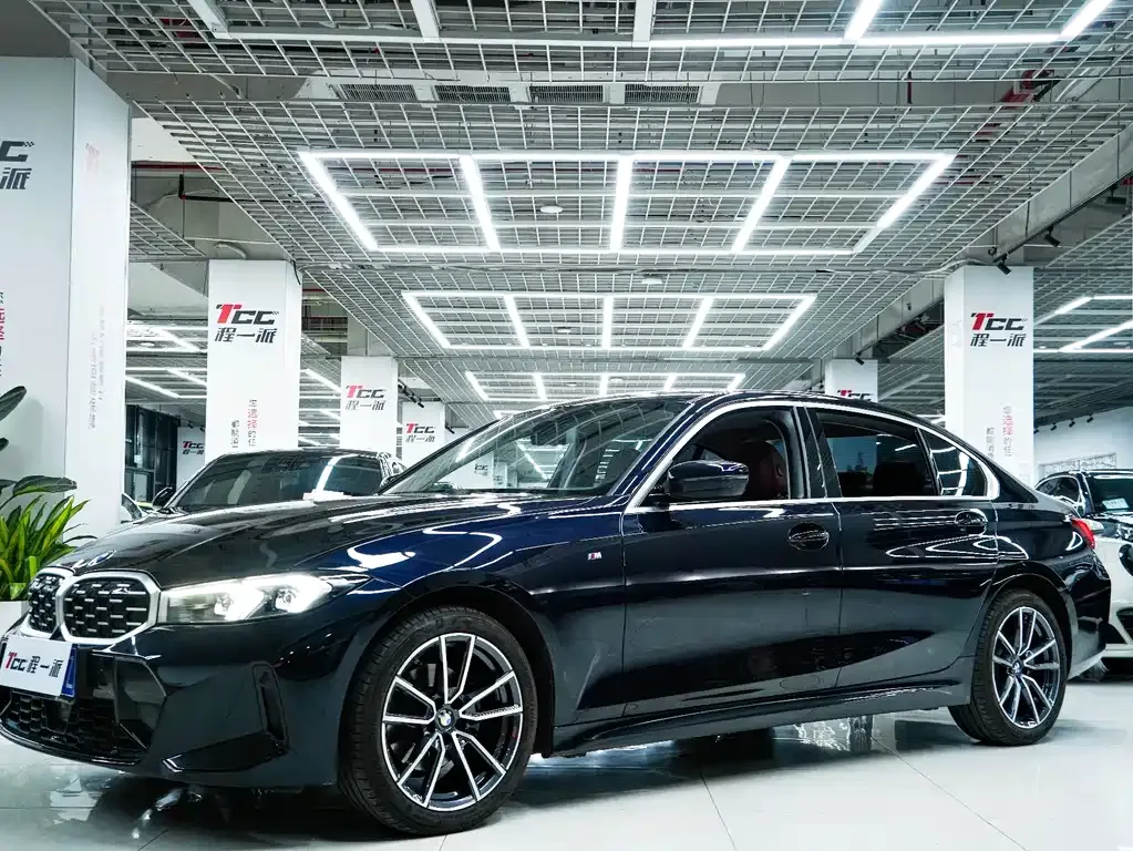 BMW 3 Series 2023 из CN, фото 1