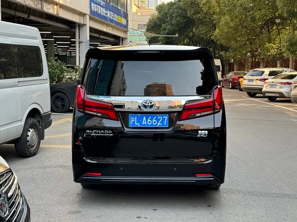 Toyota Alphard 2023 из CN, фото 5