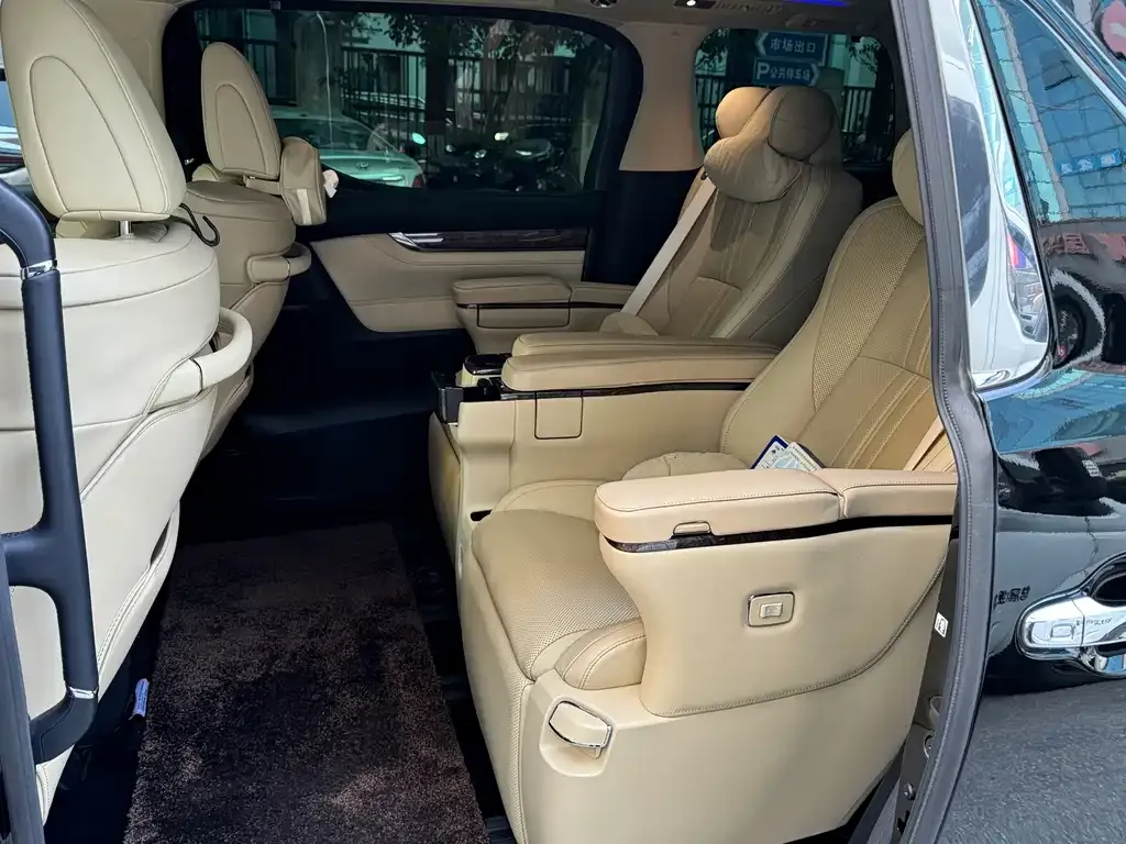Toyota Alphard 2023 из CN, фото 6