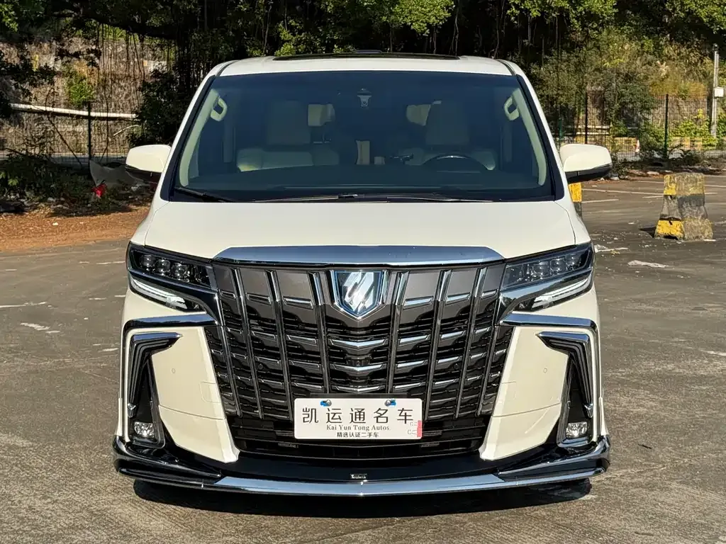 Toyota Vellfire 2022 из CN, фото 1