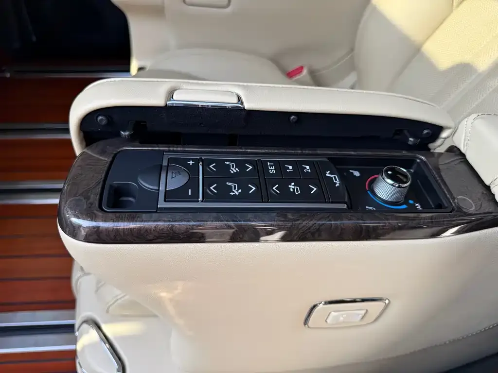 Toyota Vellfire 2022 из CN, фото 2