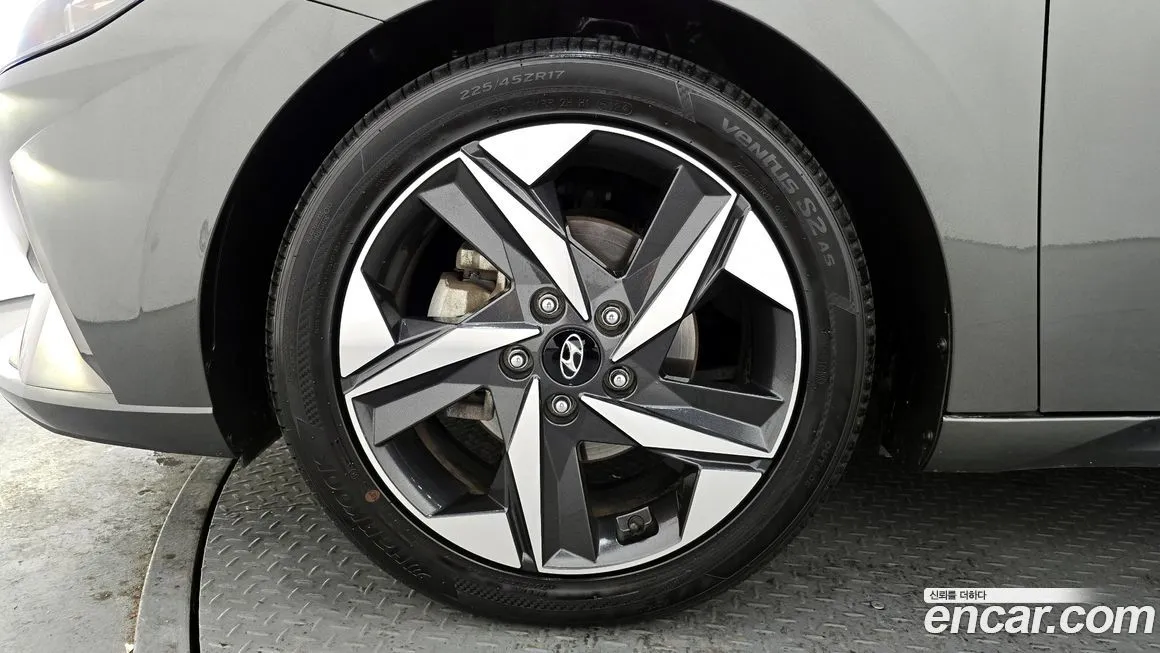 Hyundai AVANTE — фото 8