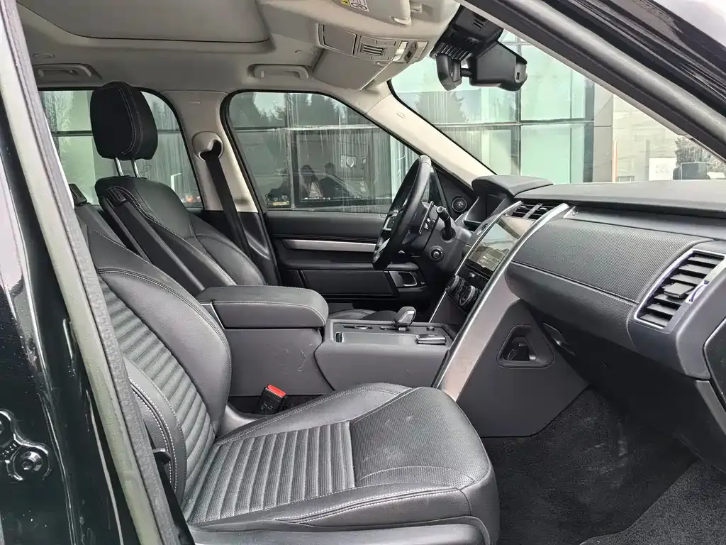 Land Rover Discovery 2023 из CN, фото 2
