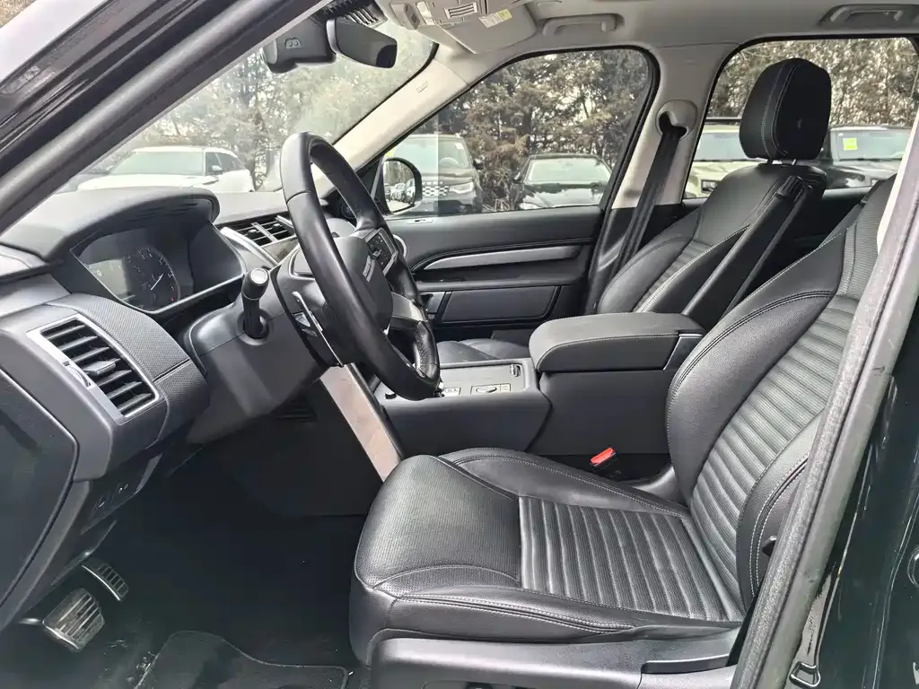 Land Rover Discovery 2023 из CN, фото 9