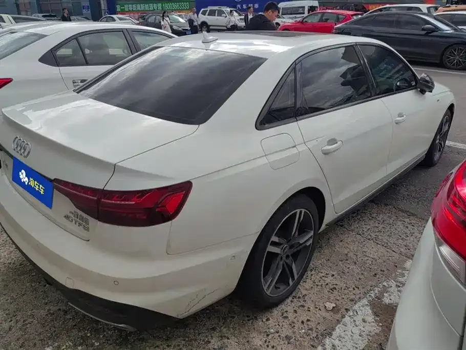 Audi A4L 2023 из CN, фото 10