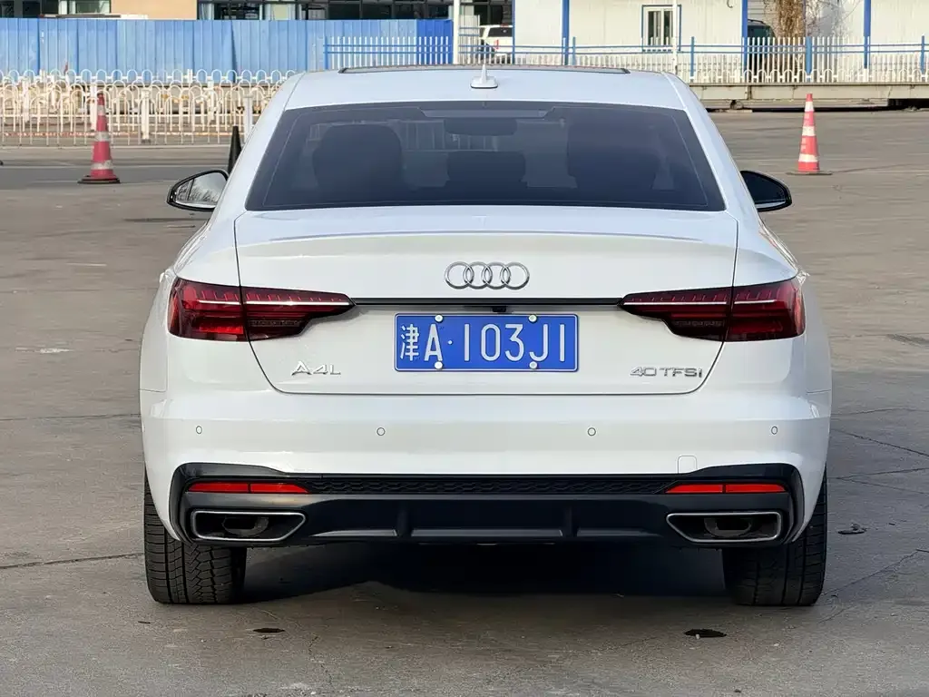 Audi A4L 2023 из CN, фото 3