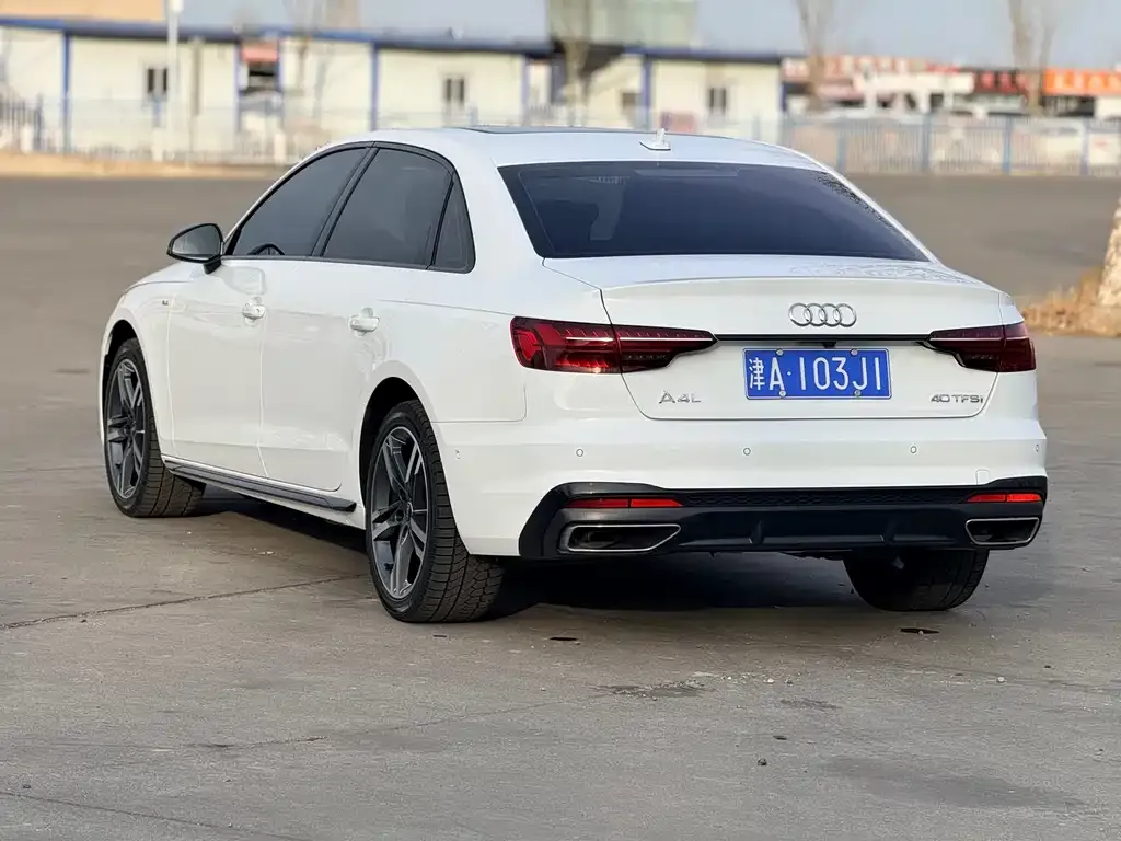 Audi A4L 2023 из CN, фото 2