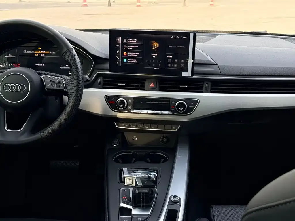 Audi A4L 2023 из CN, фото 9