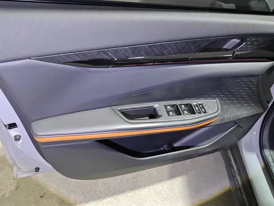 Changan UNI-V 2023 из CN, фото 4