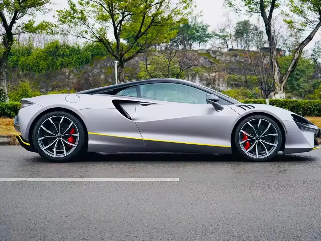McLaren Artura 2024 из CN, фото 5