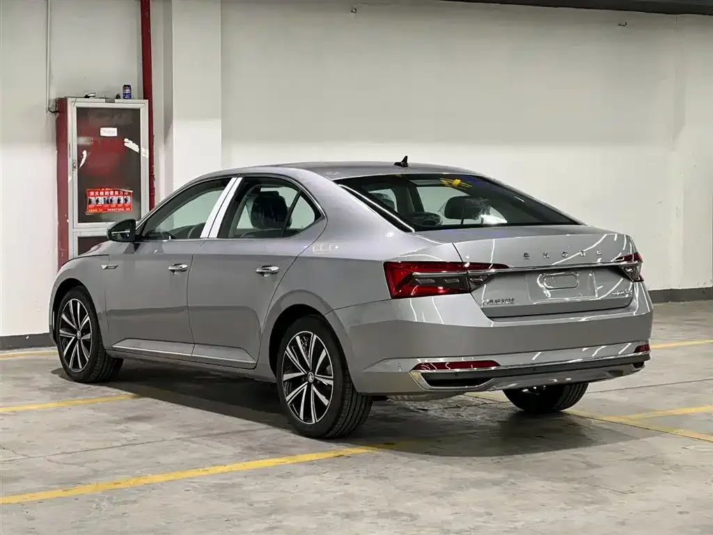 Skoda Superb 2024 из CN, фото 6