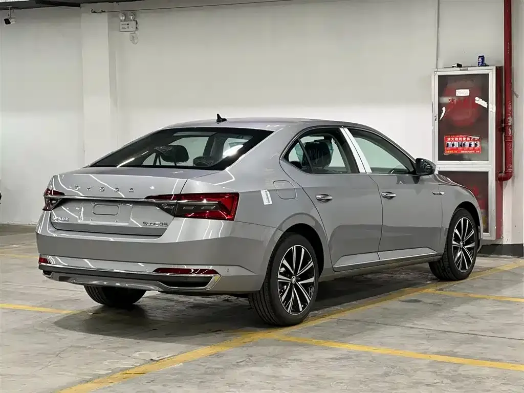 Skoda Superb 2024 из CN, фото 5